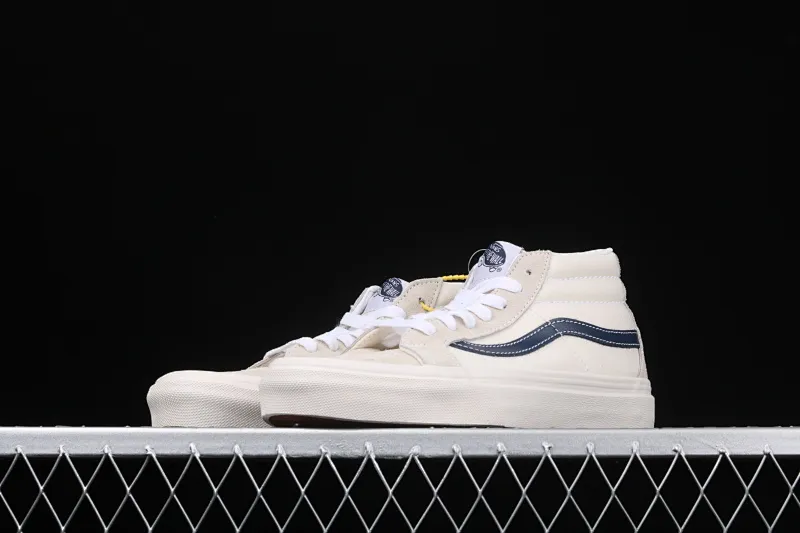 All Categories Vans Vans Series Vans Mid Vans Sk8 Mid Reissue Vans Mid VN0A391FTP1 One size too large